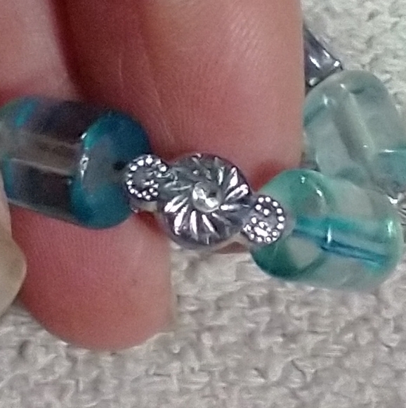 Silvertone blue 🔵 floral flower 🌷🌹 design beaded stretch bracelet small - Picture 4 of 4